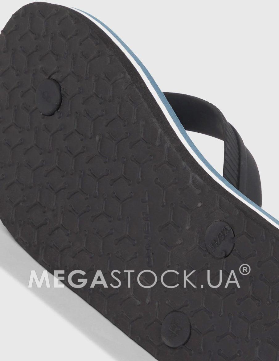 DM011046-3